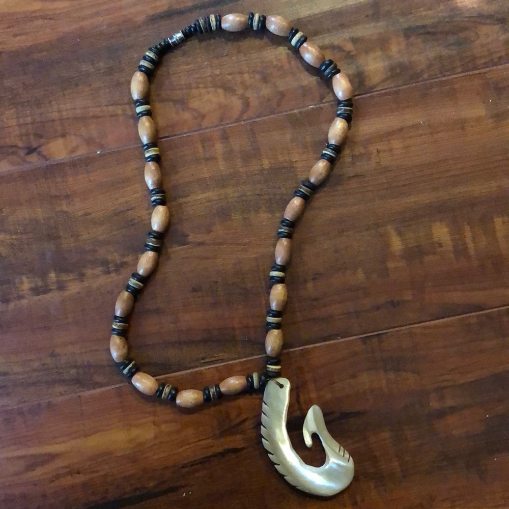 Island Shell Necklace w/ Brown & Black Wood Beads